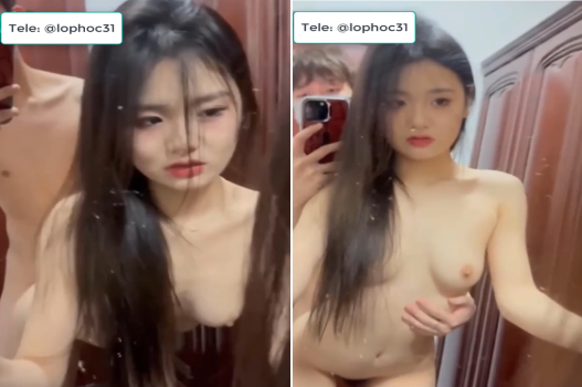 Gái xinh mê soi gương lúc làm tình